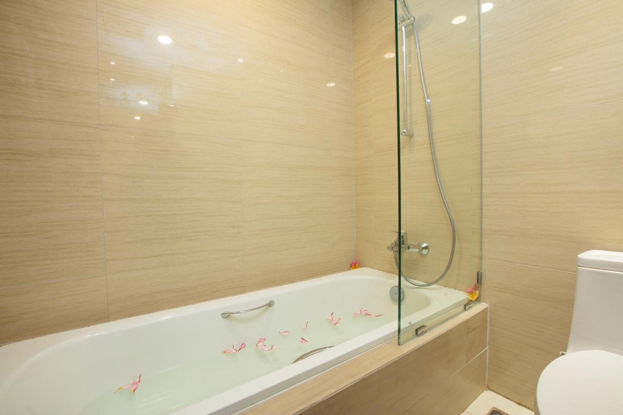Louis Kienne Cikarang Hotel & Service Apartment Μπεκάσι Εξωτερικό φωτογραφία