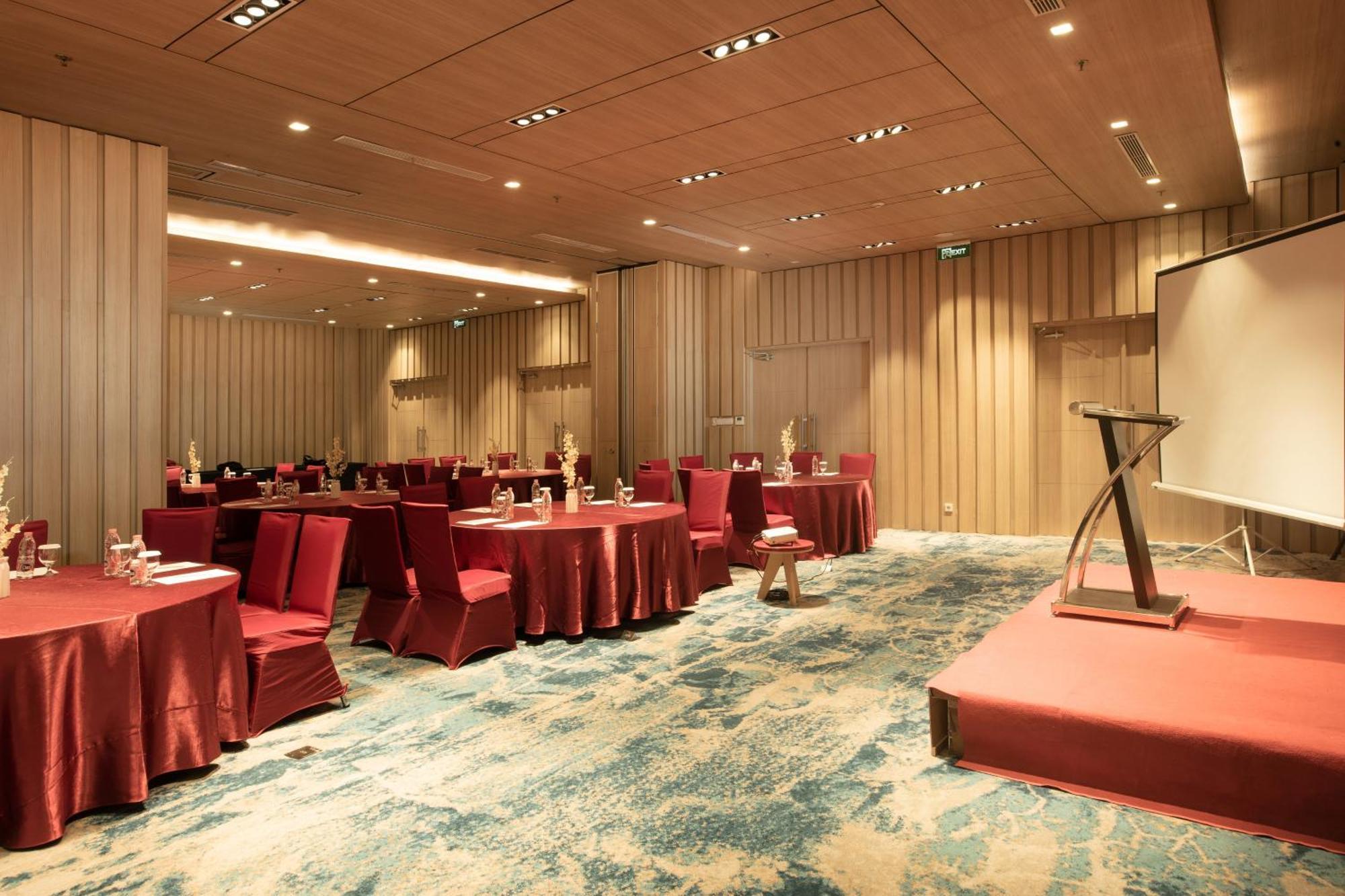 Louis Kienne Cikarang Hotel & Service Apartment Μπεκάσι Εξωτερικό φωτογραφία